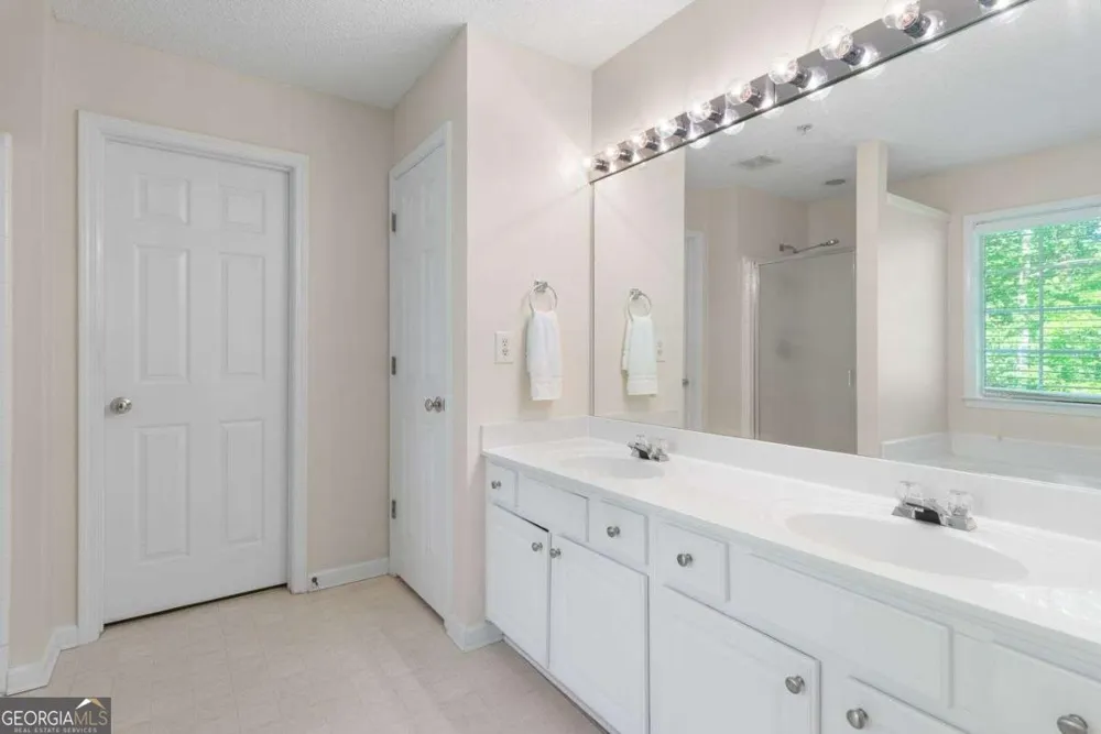 120 Regent PL Woodstock, GA 30188