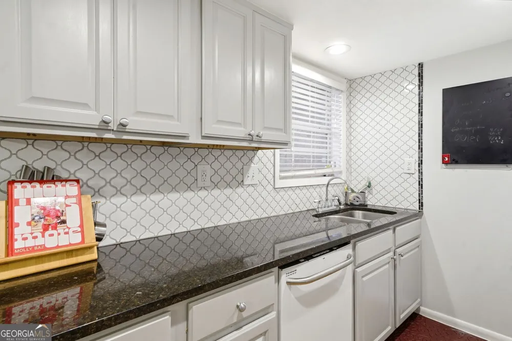 6900 Roswell RD Sandy Springs, GA 30328