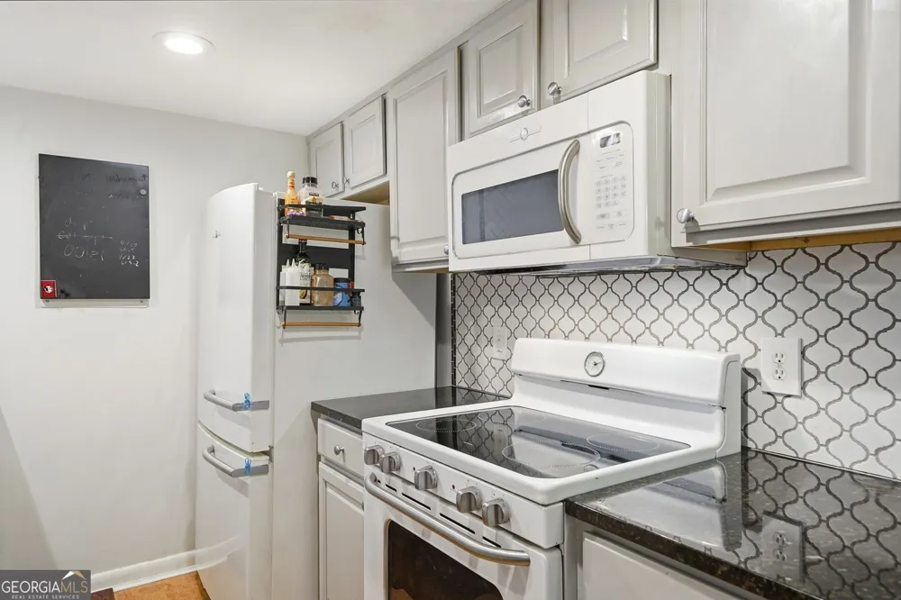 6900 Roswell RD Sandy Springs, GA 30328