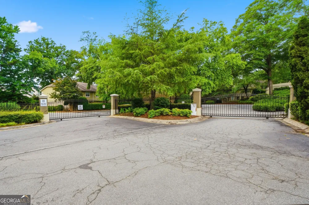 6900 Roswell RD Sandy Springs, GA 30328
