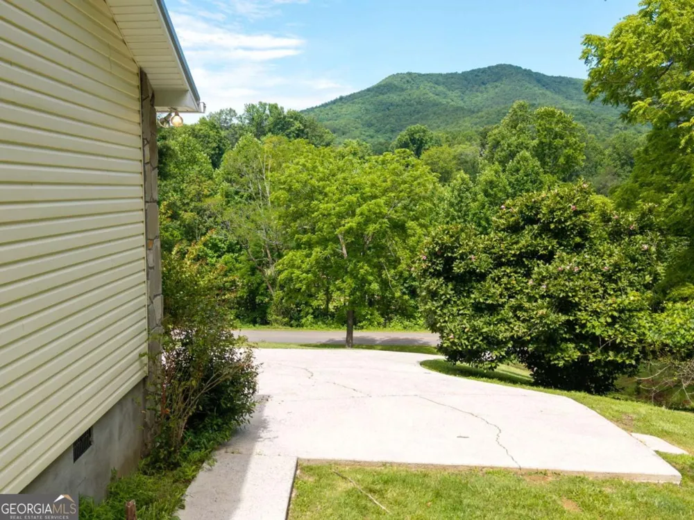 810 Hog Creek RD Hiawassee, GA 30546