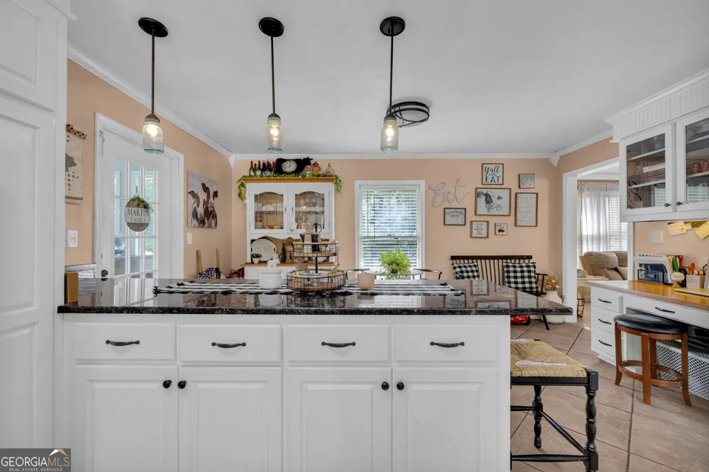 1258 Old Beacon Light RD Hartwell, GA 30643