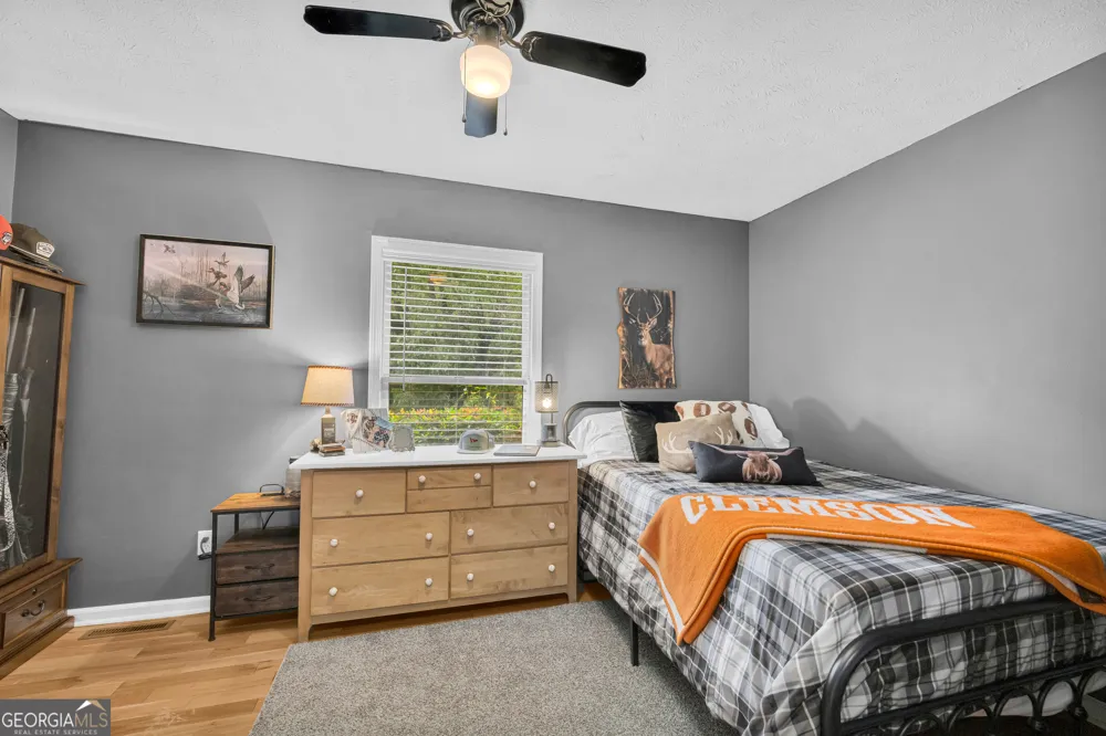 1258 Old Beacon Light RD Hartwell, GA 30643