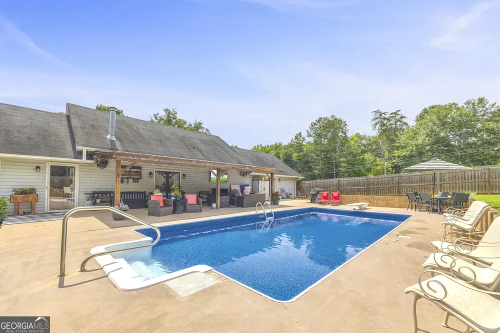 1258 Old Beacon Light RD Hartwell, GA 30643