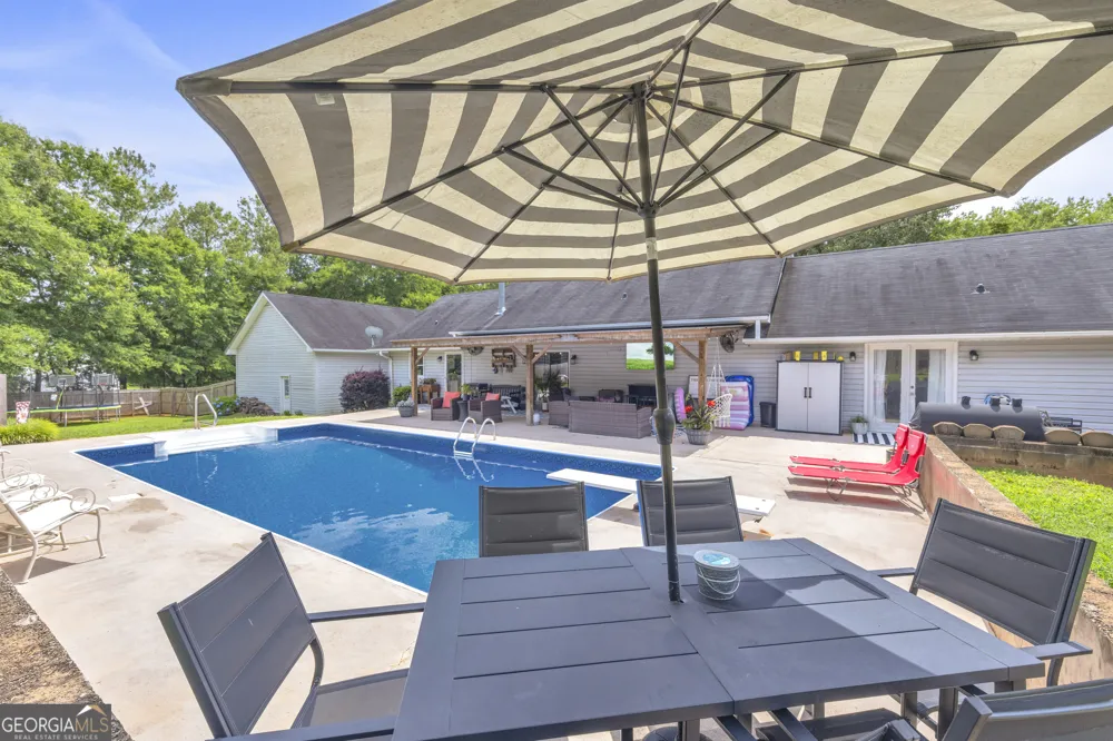 1258 Old Beacon Light RD Hartwell, GA 30643