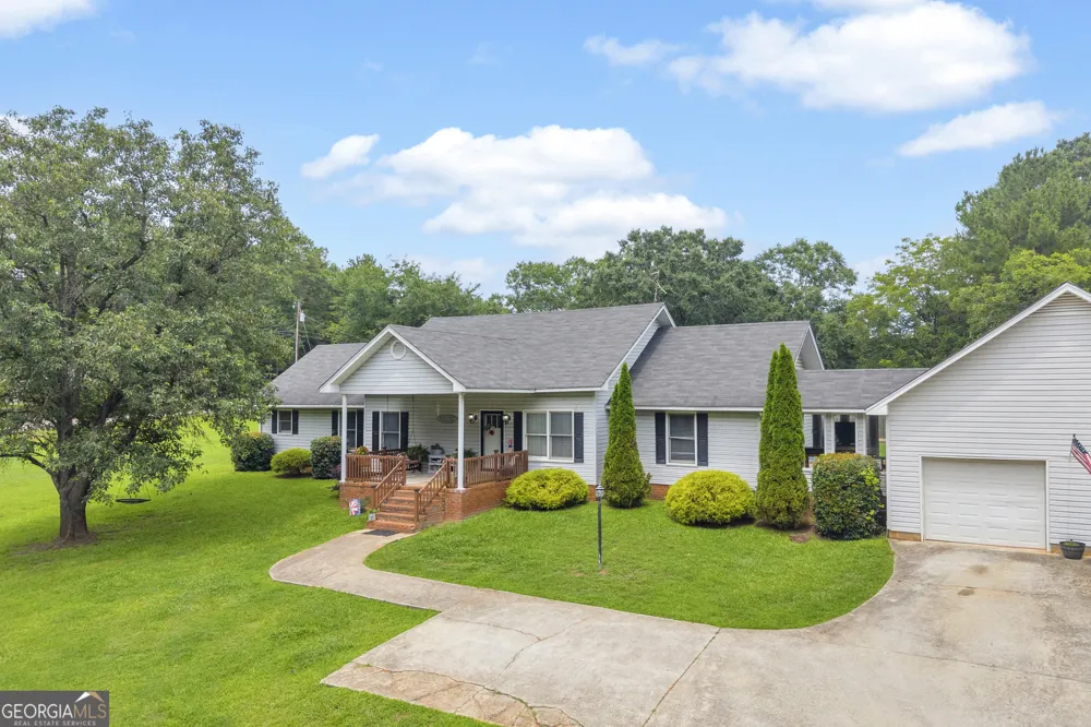 1258 Old Beacon Light RD Hartwell, GA 30643