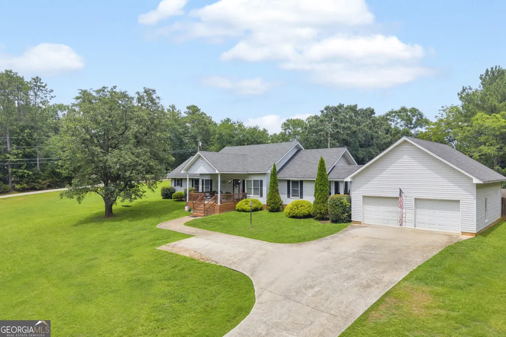 1258 Old Beacon Light RD Hartwell, GA 30643