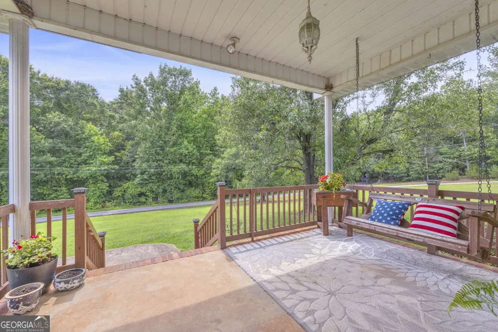 1258 Old Beacon Light RD Hartwell, GA 30643