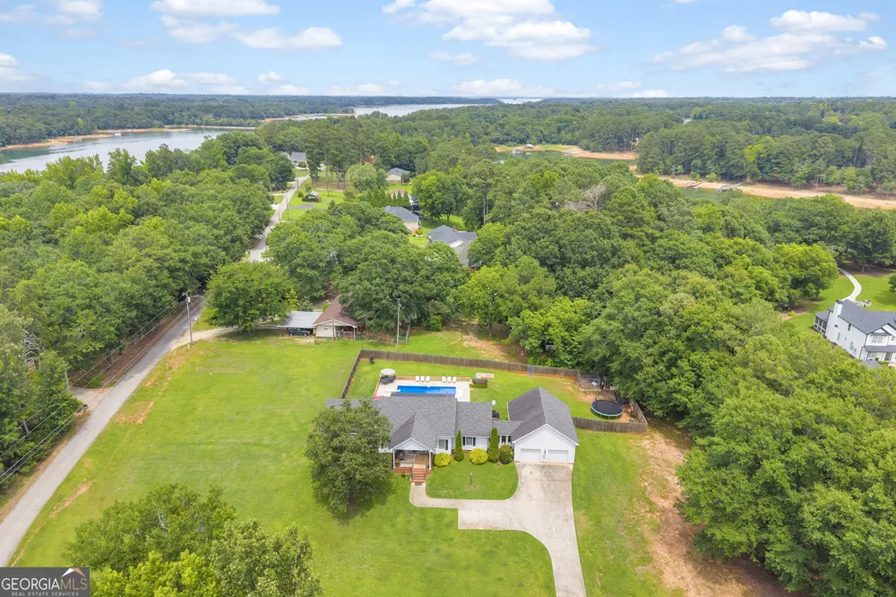 1258 Old Beacon Light RD Hartwell, GA 30643