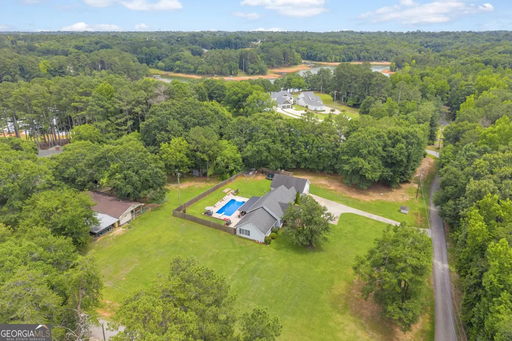 1258 Old Beacon Light RD Hartwell, GA 30643