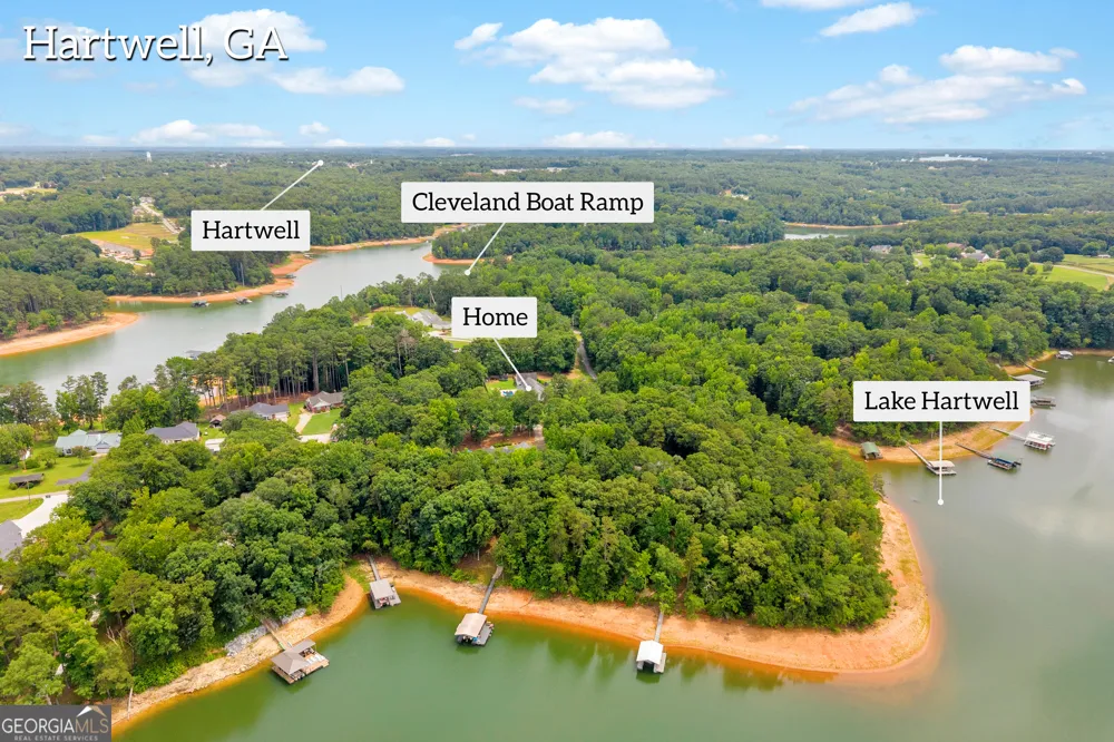 1258 Old Beacon Light RD Hartwell, GA 30643