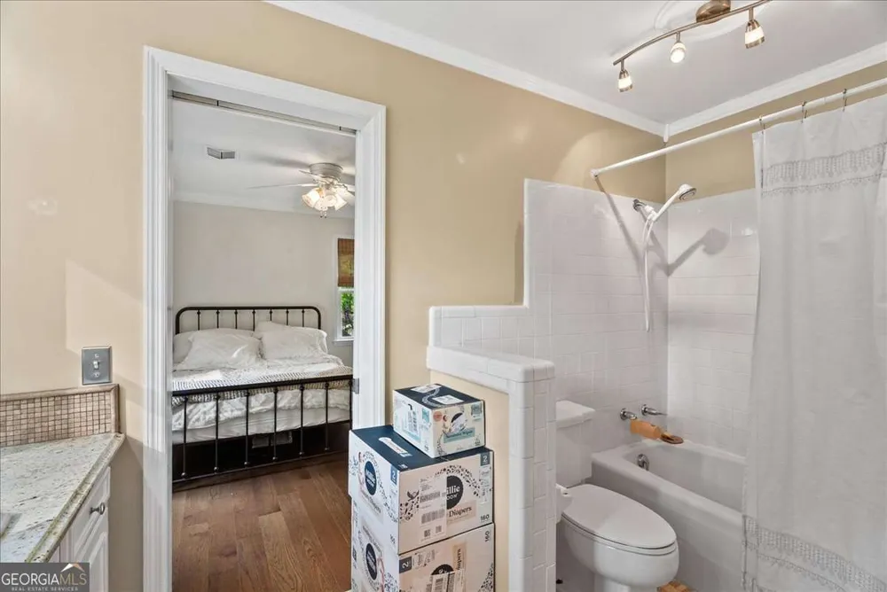 206 Victory DR Calhoun, GA 30701