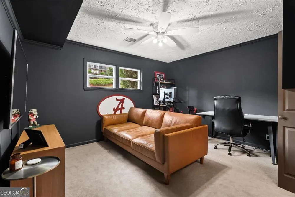 206 Victory DR Calhoun, GA 30701