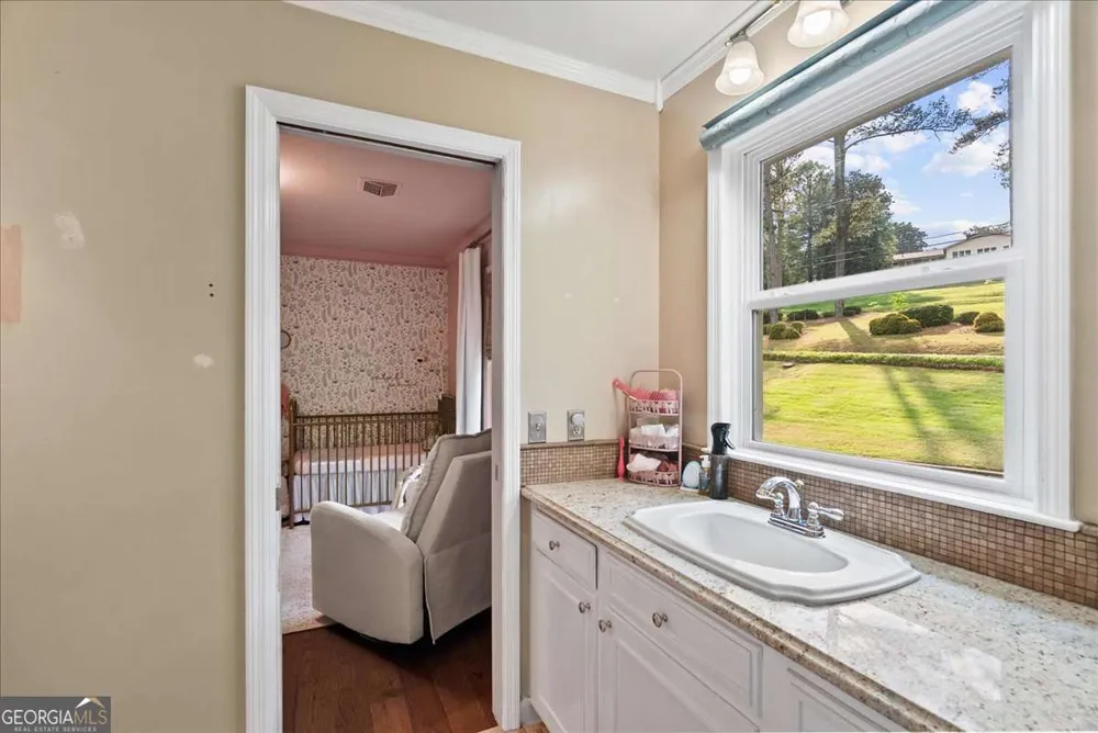 206 Victory DR Calhoun, GA 30701