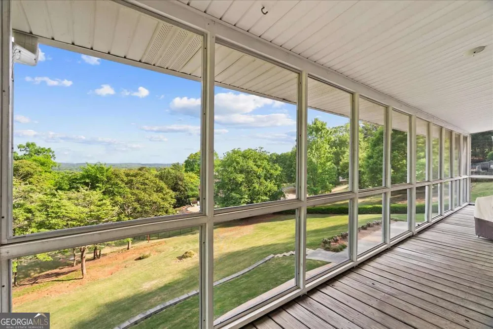 206 Victory DR Calhoun, GA 30701