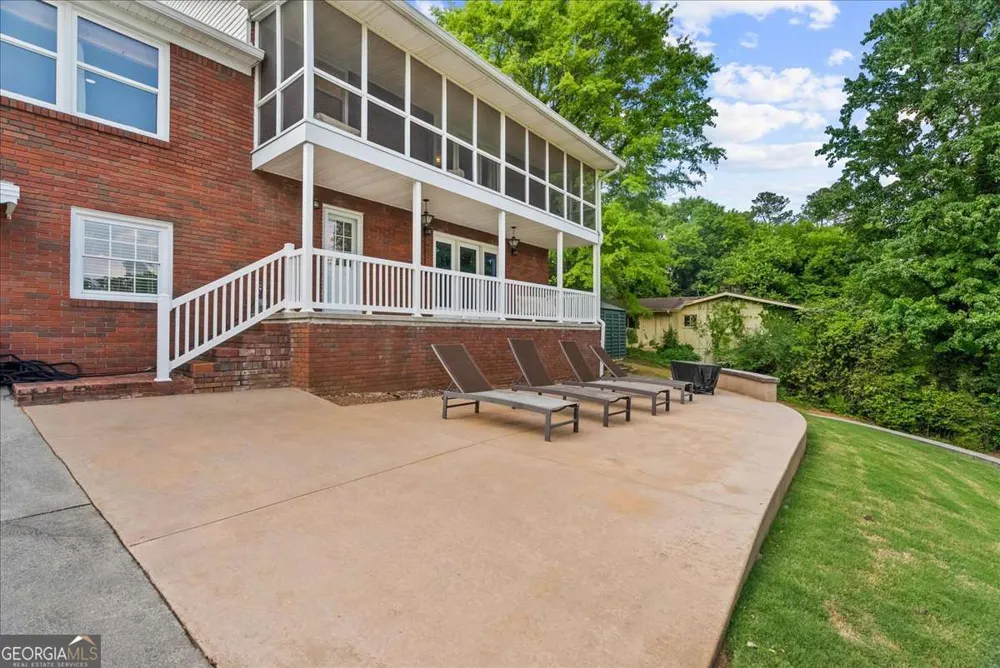 206 Victory DR Calhoun, GA 30701