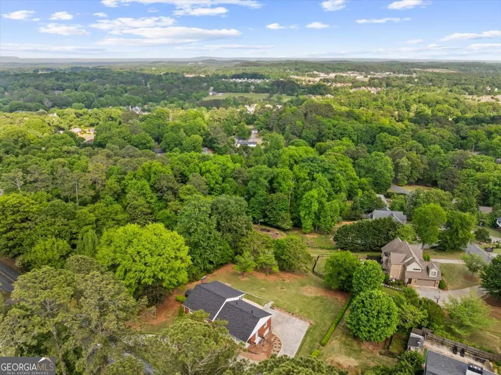 206 Victory DR Calhoun, GA 30701