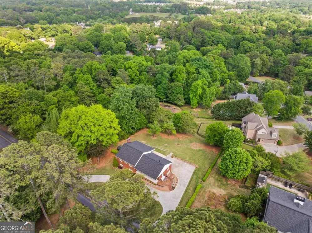206 Victory DR Calhoun, GA 30701