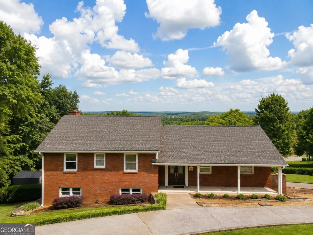 206 Victory DR Calhoun, GA 30701