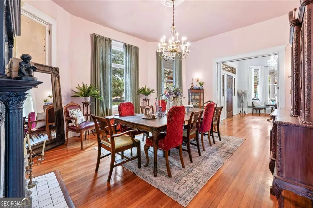 120 W 37Th ST Savannah, GA 31401