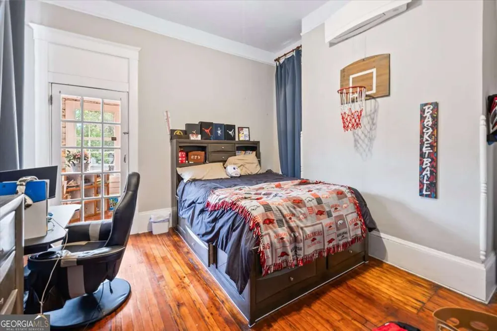 120 W 37Th ST Savannah, GA 31401