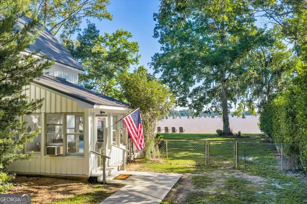 139 Entrekin RD W Cobb, GA 31735