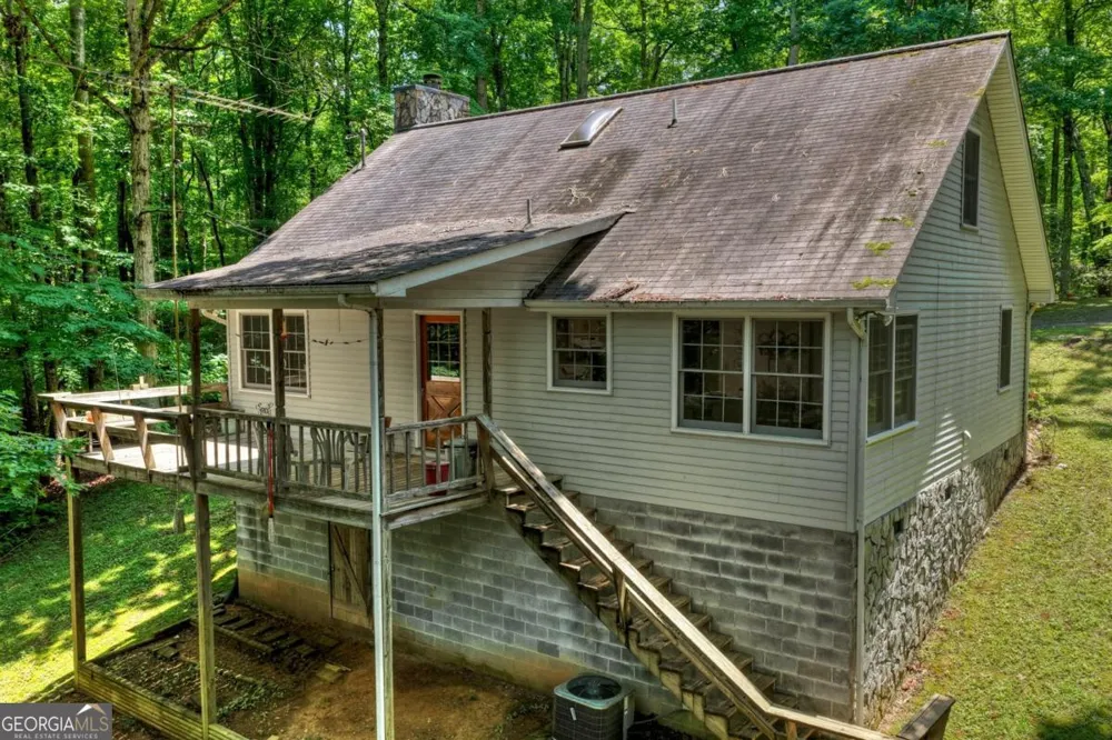 221 Shade Tree LN Mineral Bluff, GA 30559