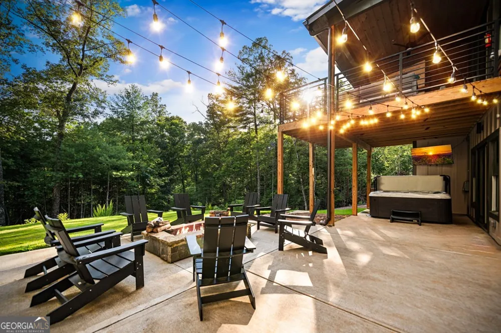 177 Creekside LNDG Ellijay, GA 30540