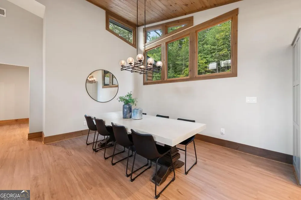 177 Creekside LNDG Ellijay, GA 30540