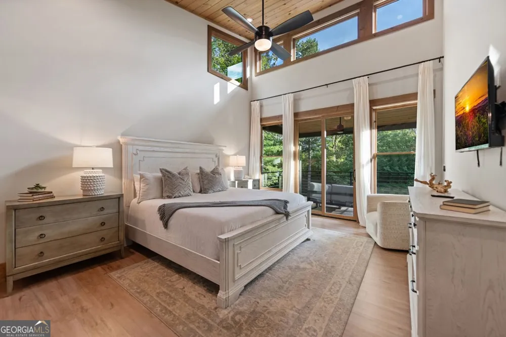 177 Creekside LNDG Ellijay, GA 30540