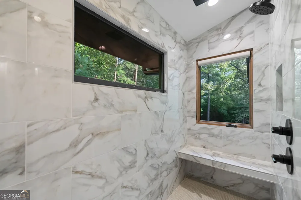 177 Creekside LNDG Ellijay, GA 30540