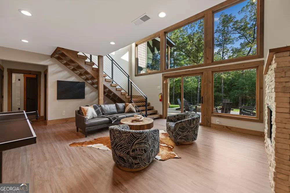 177 Creekside LNDG Ellijay, GA 30540