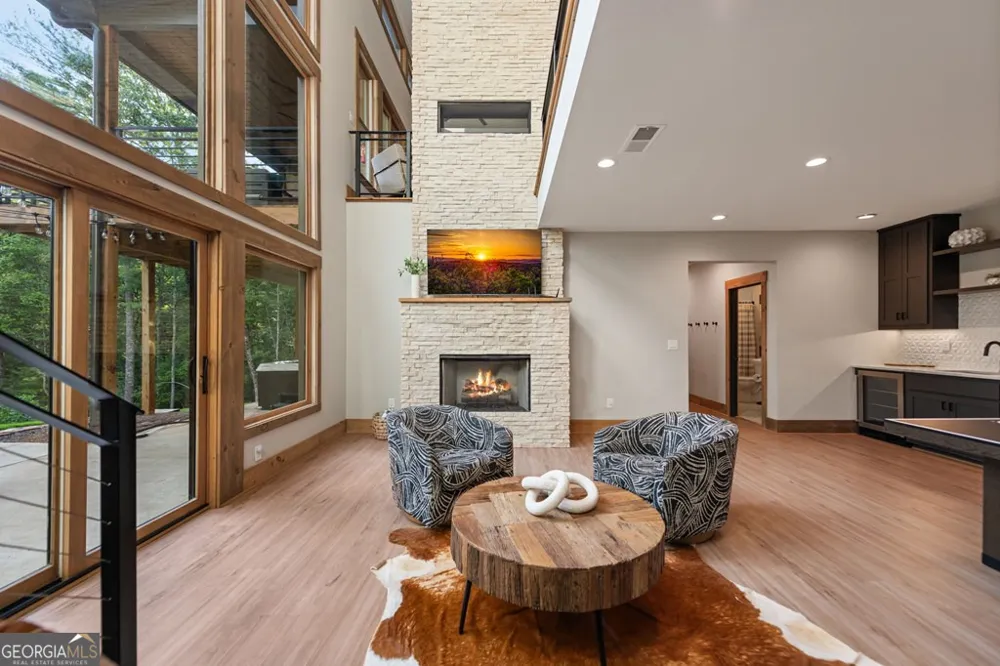 177 Creekside LNDG Ellijay, GA 30540