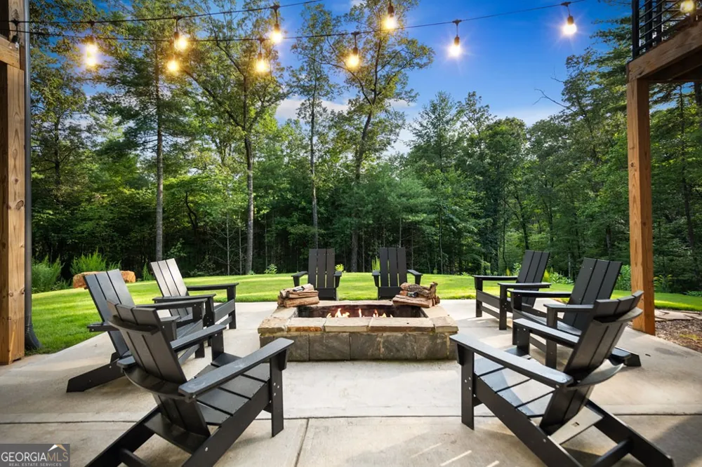 177 Creekside LNDG Ellijay, GA 30540