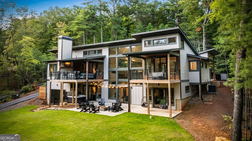 177 Creekside LNDG Ellijay, GA 30540