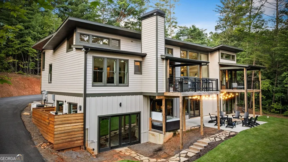 177 Creekside LNDG Ellijay, GA 30540