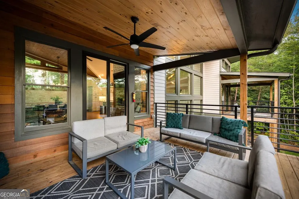 177 Creekside LNDG Ellijay, GA 30540