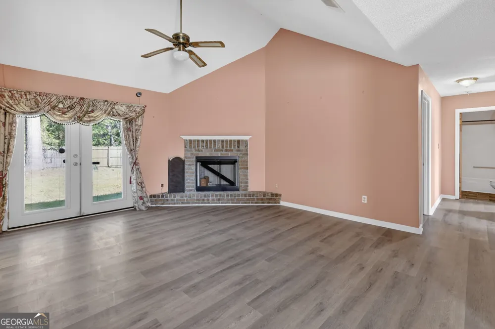 6 N Nicholson CIR Savannah, GA 31419
