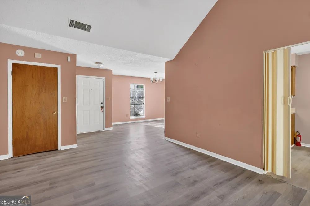 6 N Nicholson CIR Savannah, GA 31419