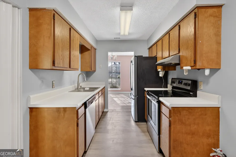 6 N Nicholson CIR Savannah, GA 31419