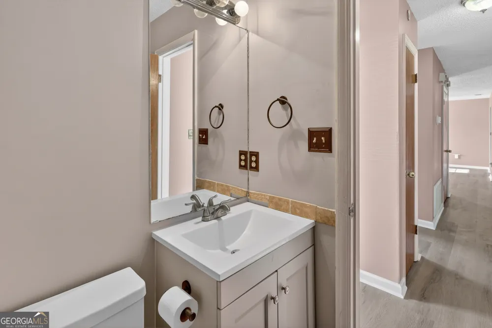 6 N Nicholson CIR Savannah, GA 31419