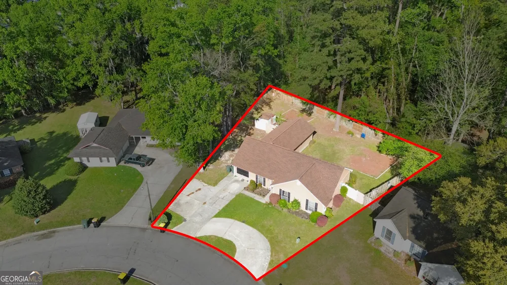 6 N Nicholson CIR Savannah, GA 31419