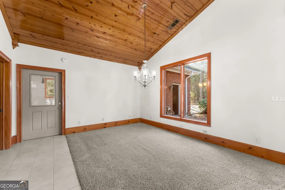 287 Spring Branch CIR Toccoa, GA 30577