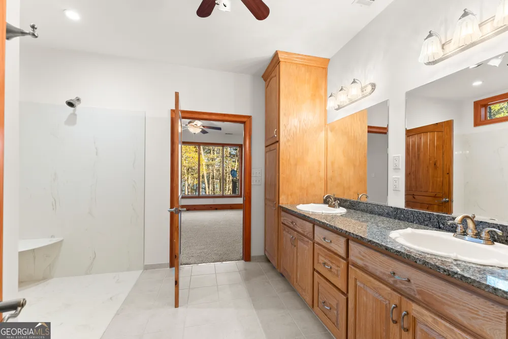 287 Spring Branch CIR Toccoa, GA 30577