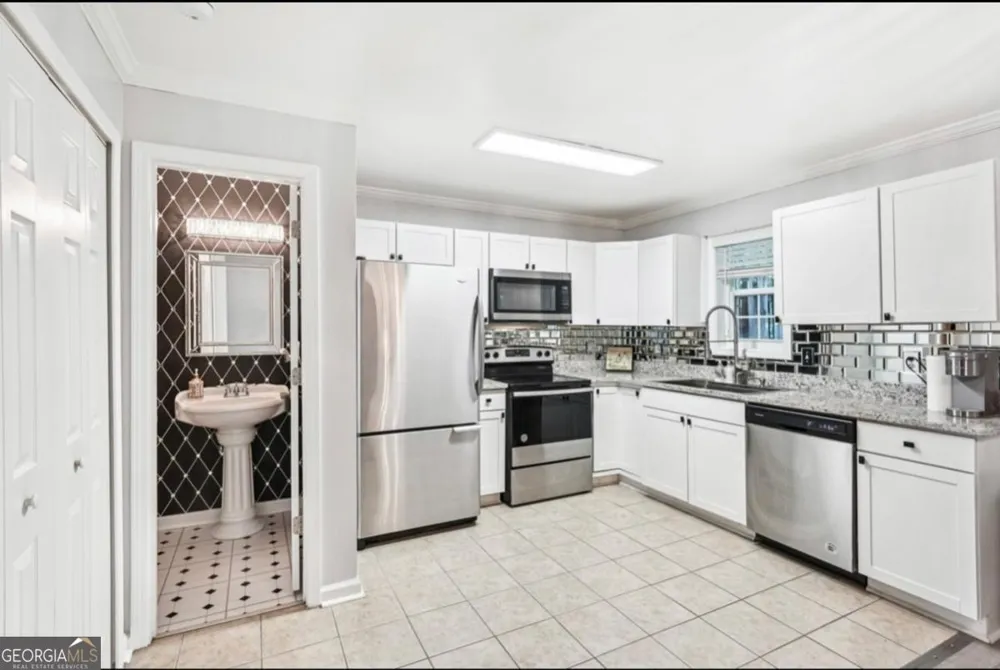 204 Summer PL Norcross, GA 30071