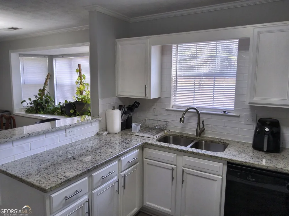 5980 Sherwood TRCE Lithonia, GA 30038