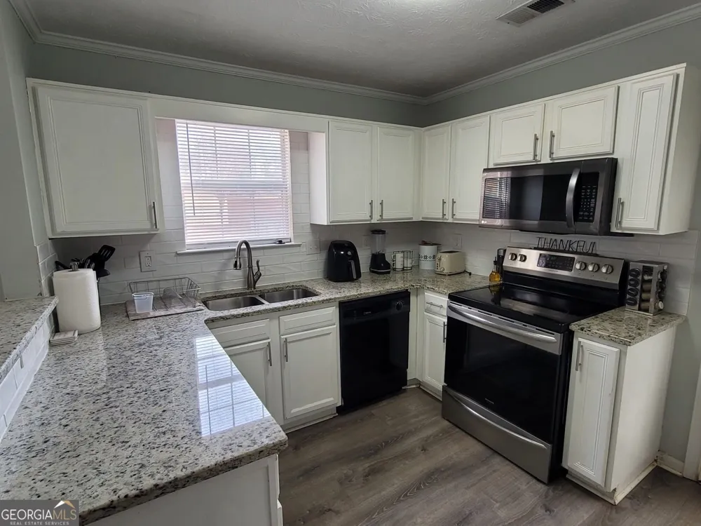 5980 Sherwood TRCE Lithonia, GA 30038
