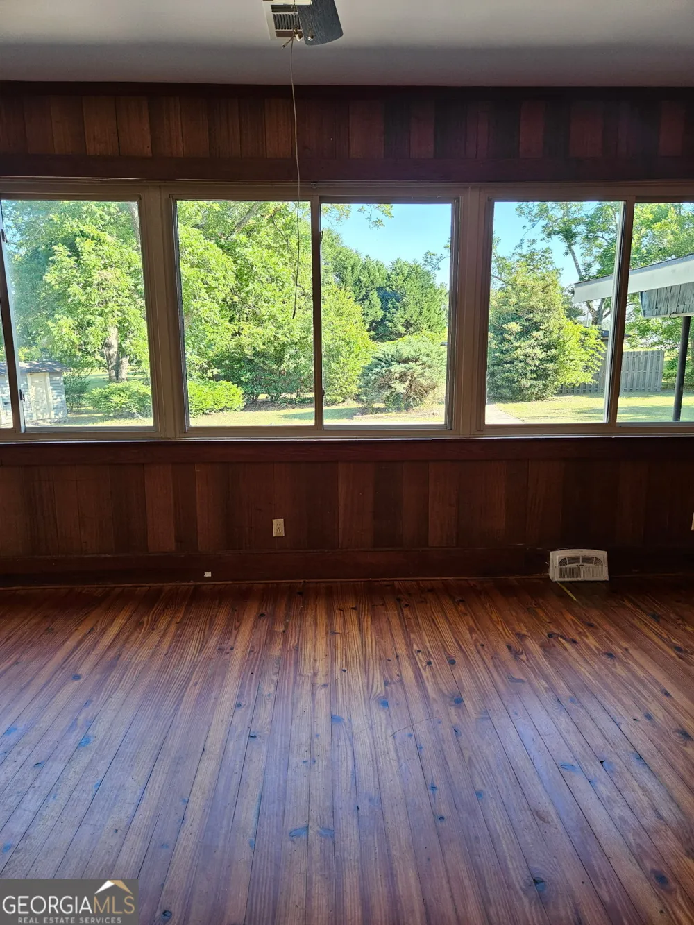 101 Halcyondale RD Sylvania, GA 30467