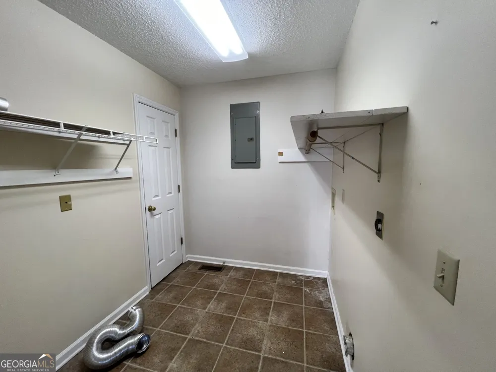 906 McAllister DR Vidalia, GA 30474