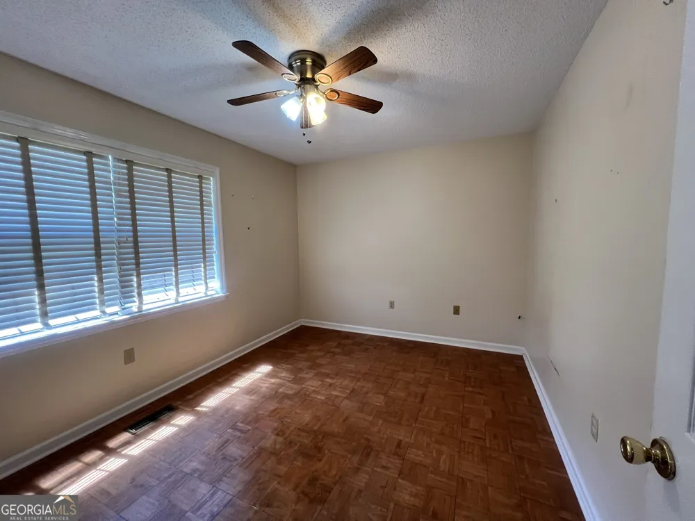 906 McAllister DR Vidalia, GA 30474